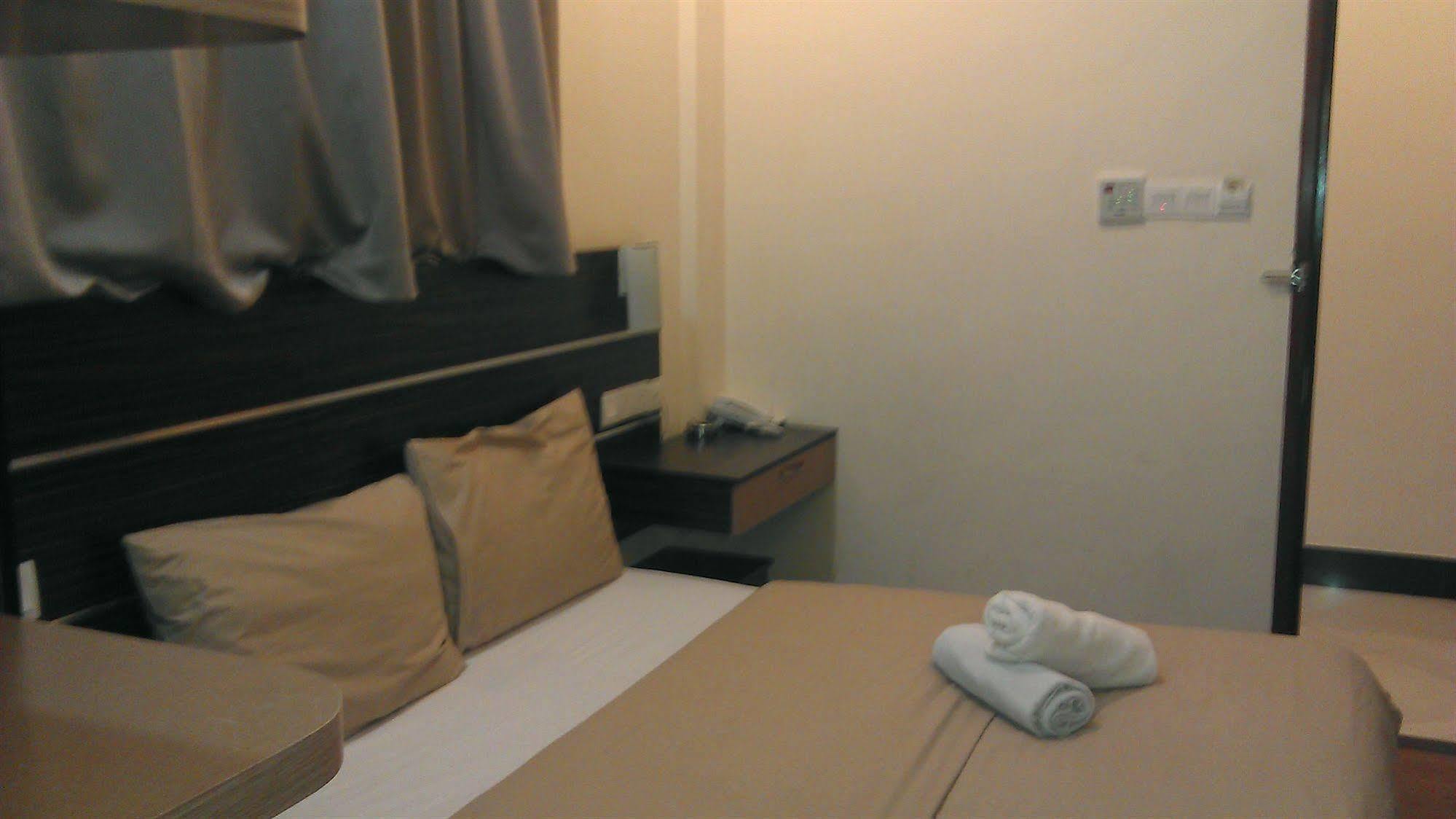 Sabrina Golden Palace Hotel Куала Лумпур Екстериор снимка